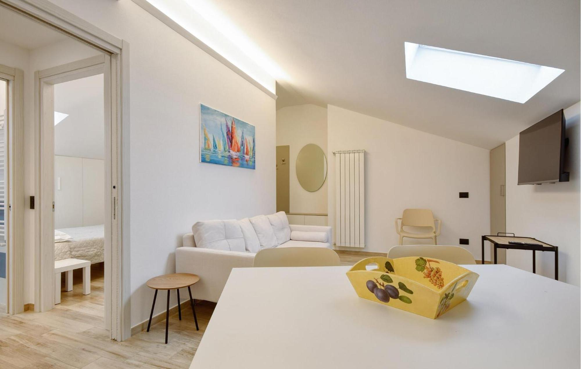 Beautiful Apartment In Moneglia With Kitchen Exteriör bild