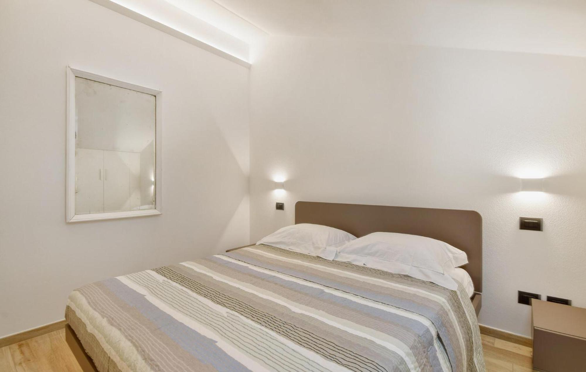 Beautiful Apartment In Moneglia With Kitchen Exteriör bild