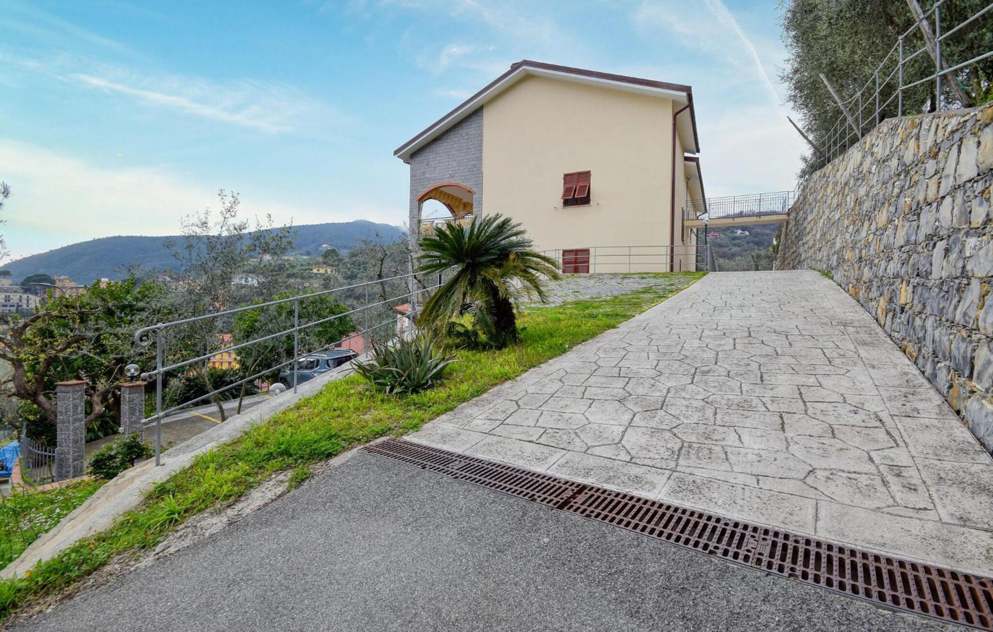 Beautiful Apartment In Moneglia With Kitchen Exteriör bild
